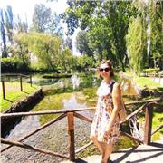 Soy profesora de cole en Italia, quiero dar clase online a todas las personas que quieren aprender mi lengua. He trabajado en una academia en Alicante y preparado gente hasta el nivel C1. Soy una persona disponible